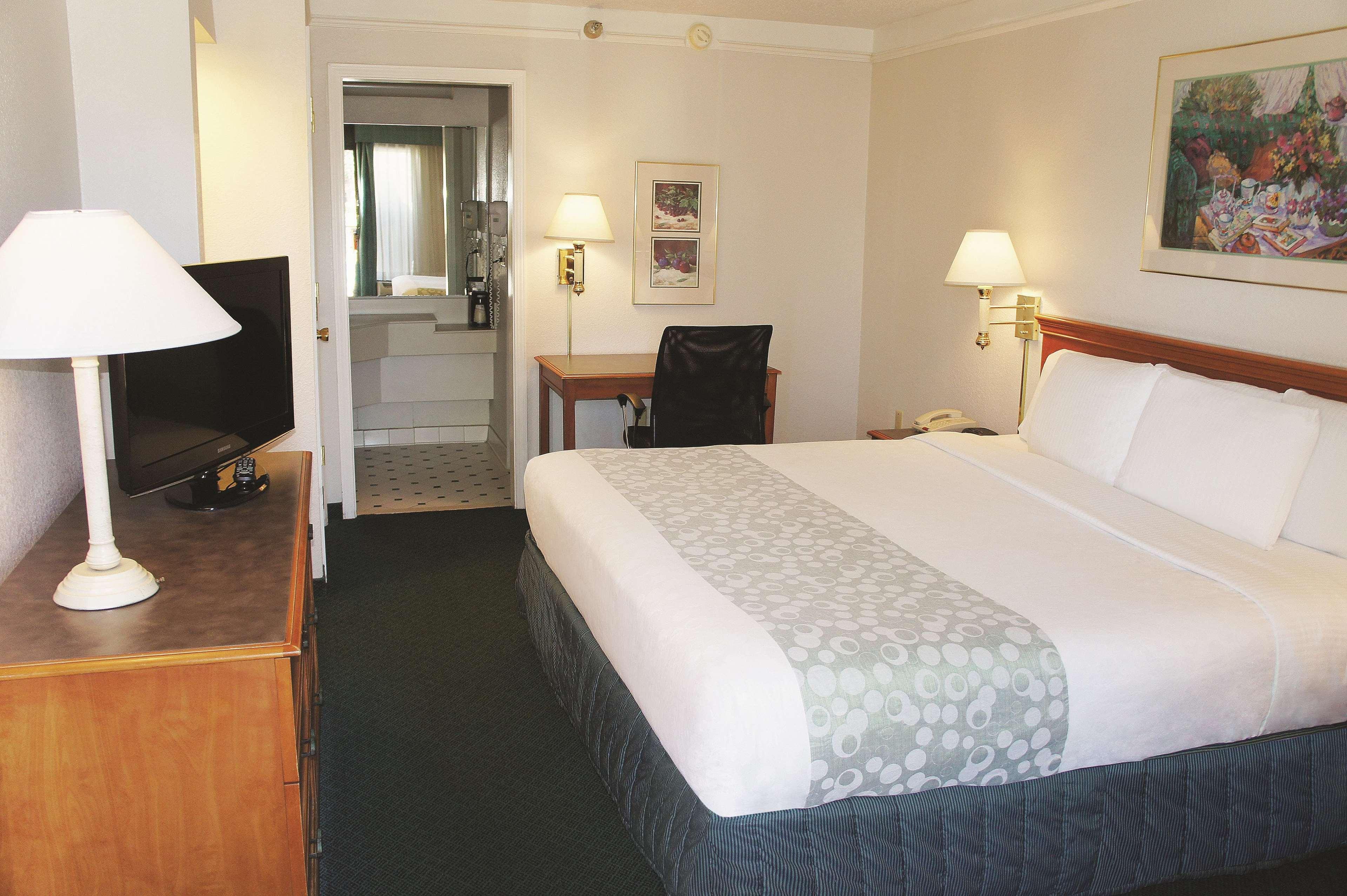 Alojamento de Turismo Selvagem Super 8 By Wyndham