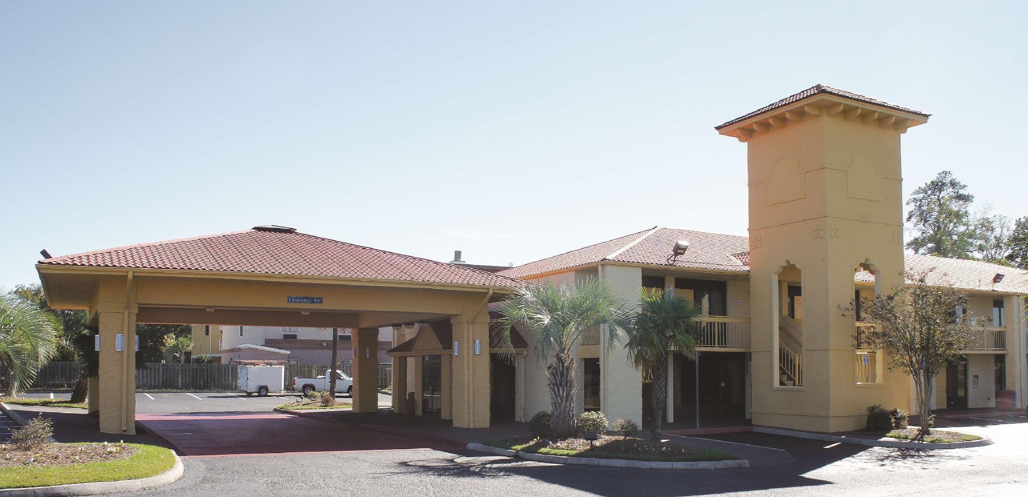 Super 8 By Wyndham Alojamento de Turismo Selvagem