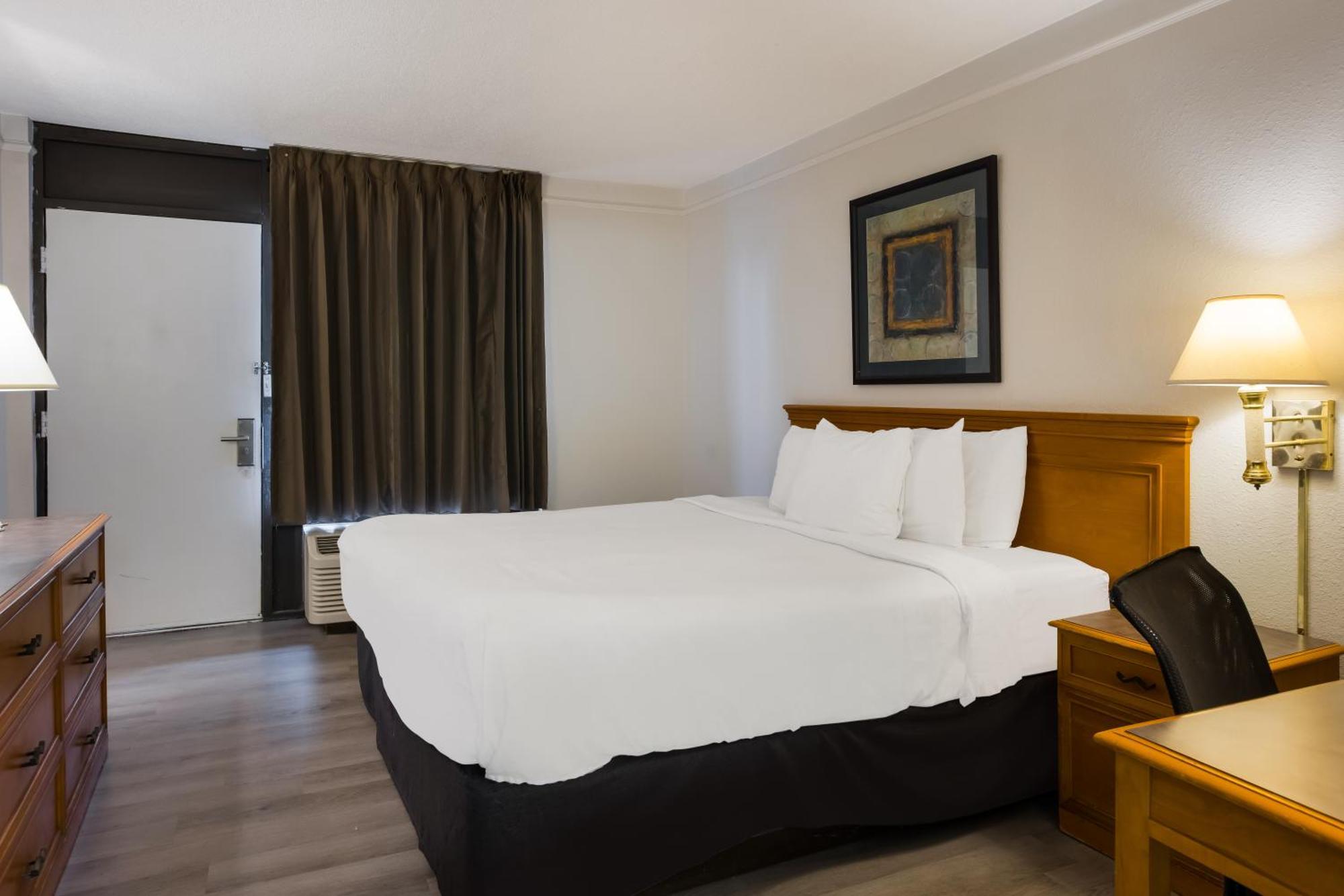 Alojamento de Turismo Selvagem Super 8 By Wyndham