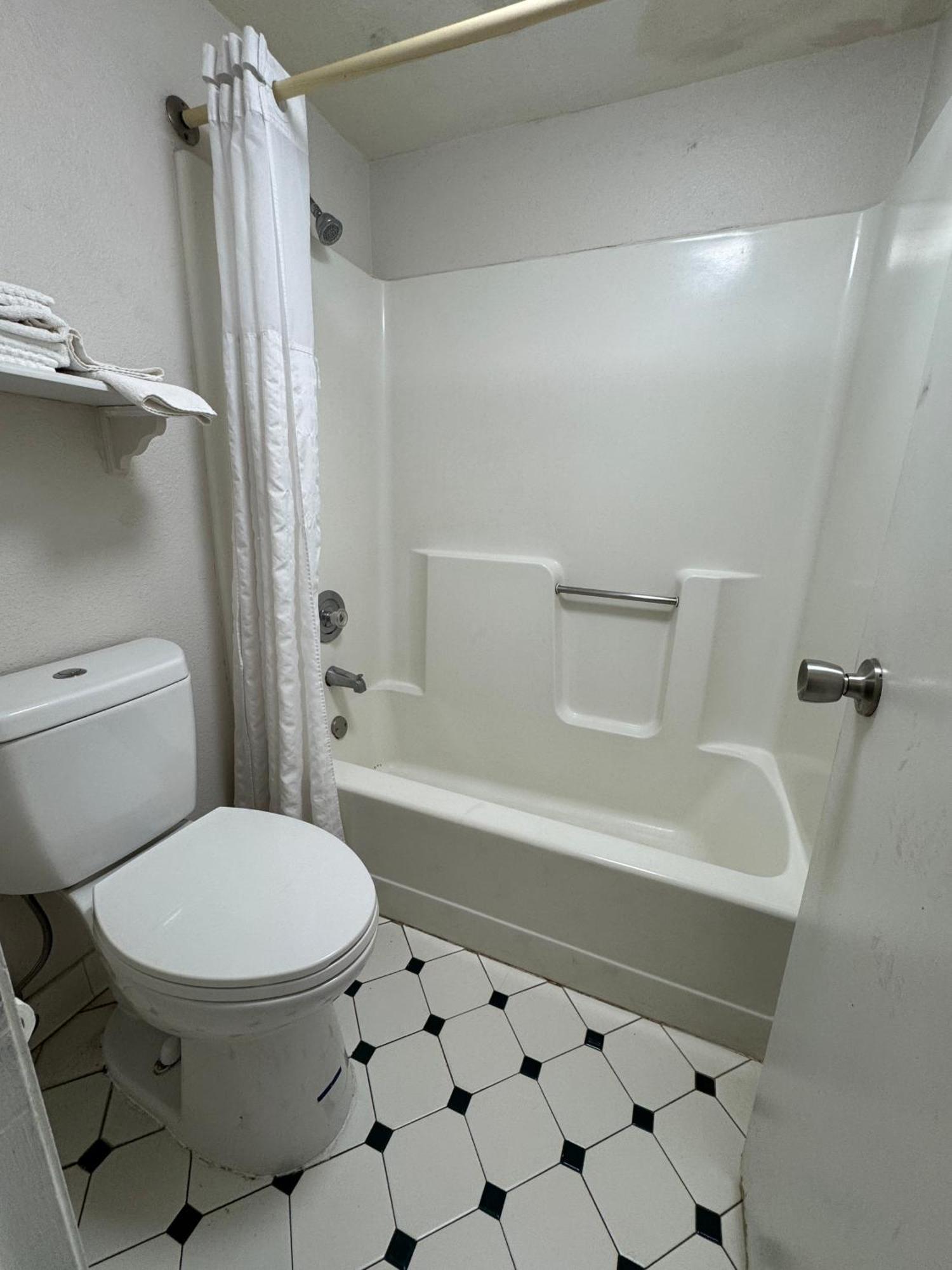 Alojamento de Turismo Selvagem Super 8 By Wyndham *