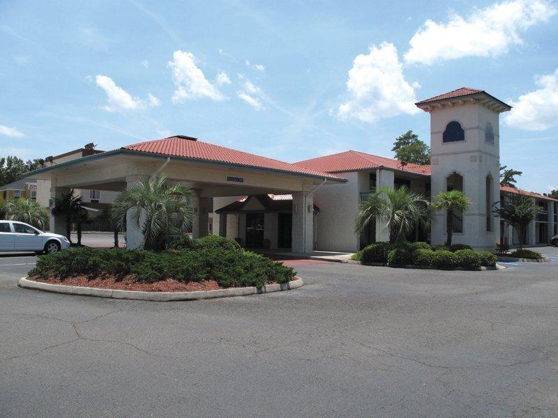 Alojamento de Turismo Selvagem Super 8 By Wyndham