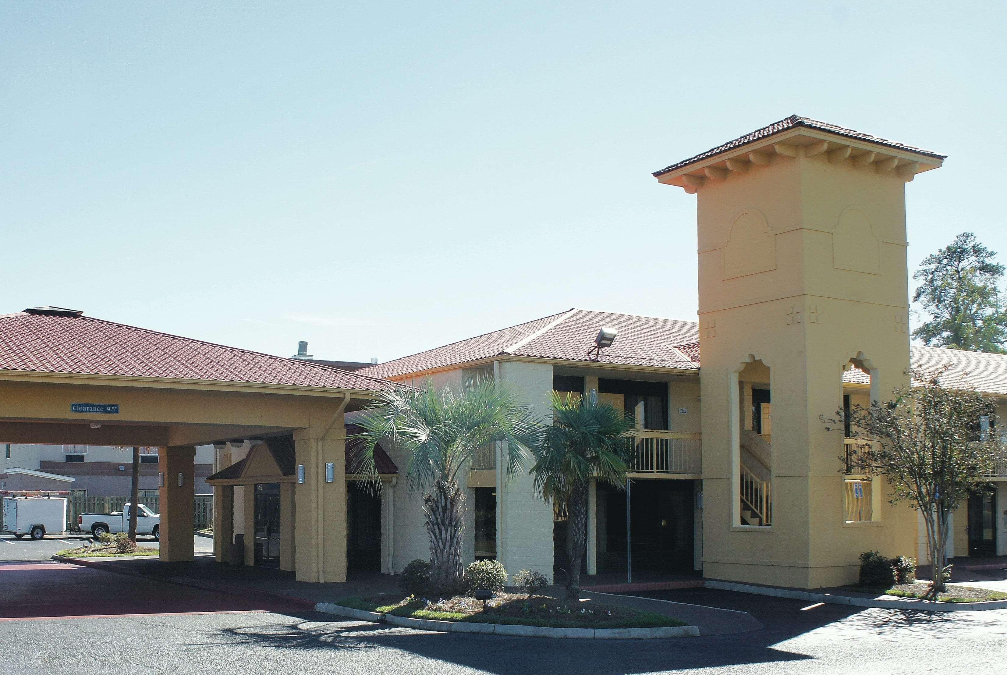 Super 8 By Wyndham Savannah Savannah